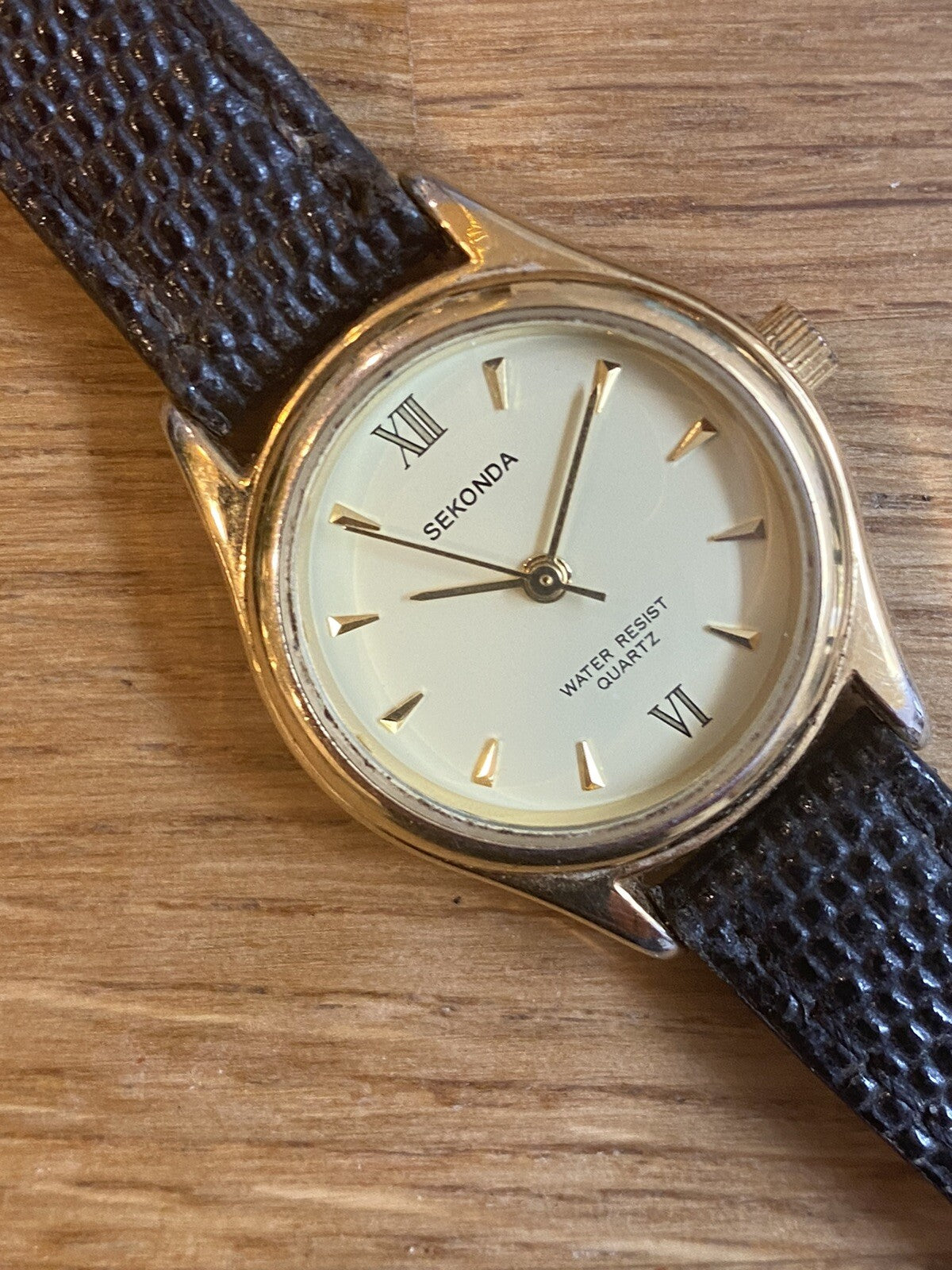 Vintage Sekonda Watch Water Resist Quartz 04270 Leather Strap Water Resistant