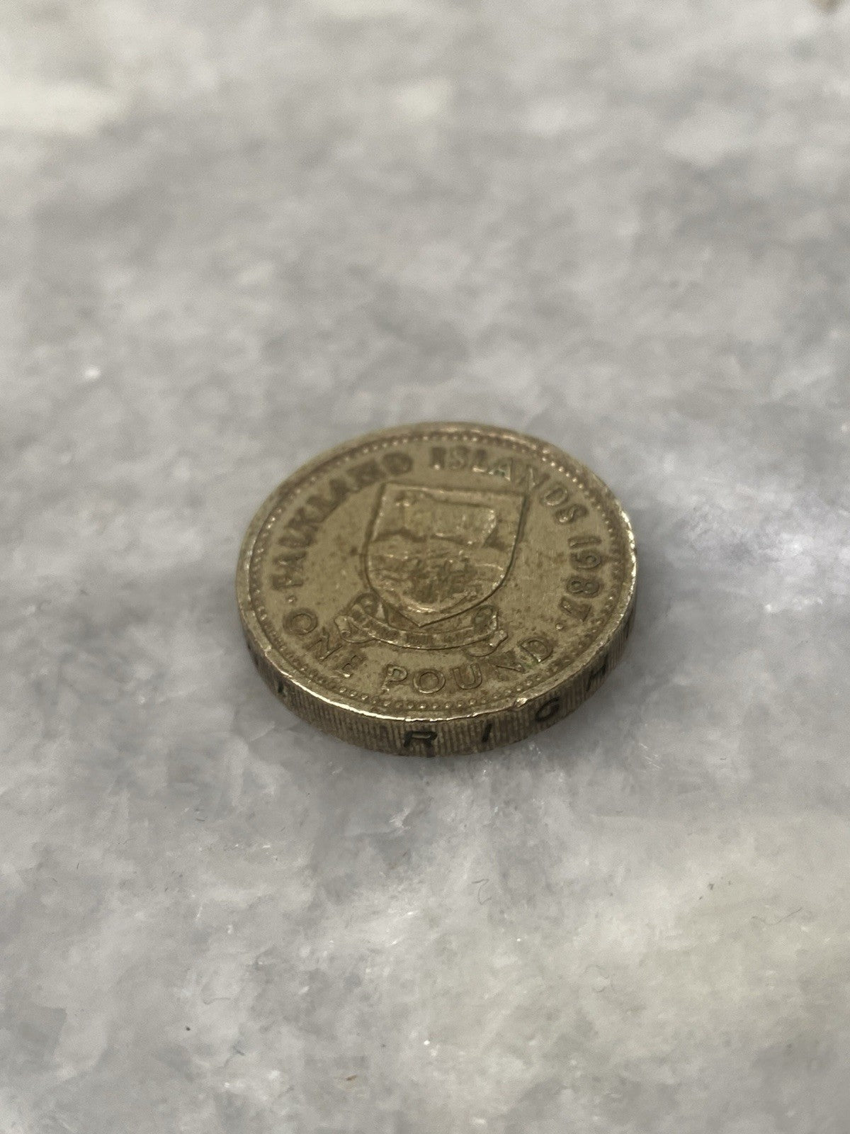 Rare Vintage 1987 Falkland Islands £1 One Pound Coin War Queen Elizabeth Money