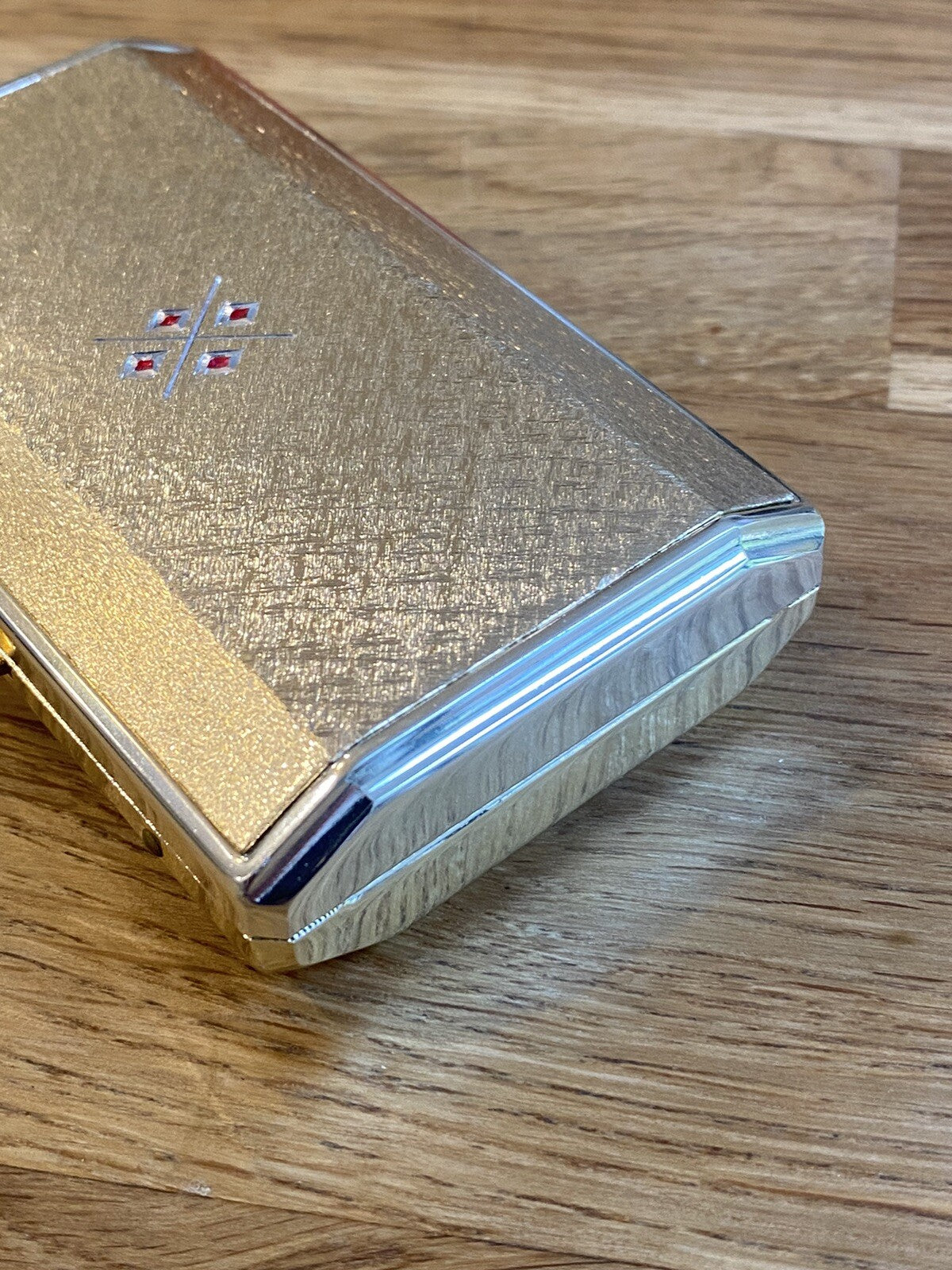 Stunning Rare Vintage Colibri Cigarette Vanity Case With Ruby Red Diamond Design